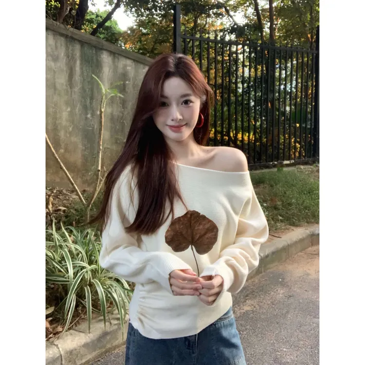 CHUN嘎嘎显瘦款！收腰设计侧面褶皱设计感长袖秋冬圆领毛衣针织衫