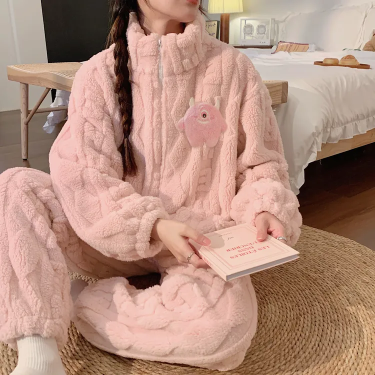 洋芯格秋冬季新款女士甜美卡通小怪兽加厚珊瑚绒大码可外穿睡衣