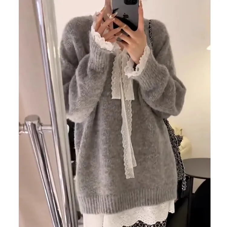 网红同款2025秋冬新款欧货宽松V领花边拼接套头长袖针织衫毛衣女