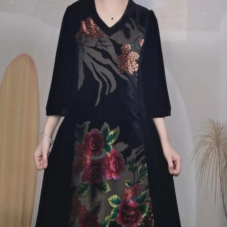 866款丝绒烧花连衣裙
