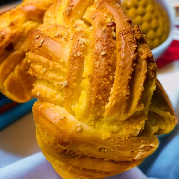 新鲜制作现烤现卖吐司面包，椰蓉，红豆，紫薯，奶酪，巧克力，多种口味