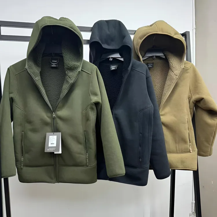 一件过冬特厚防风加绒加厚保暖户外休闲摇粒绒连帽外套