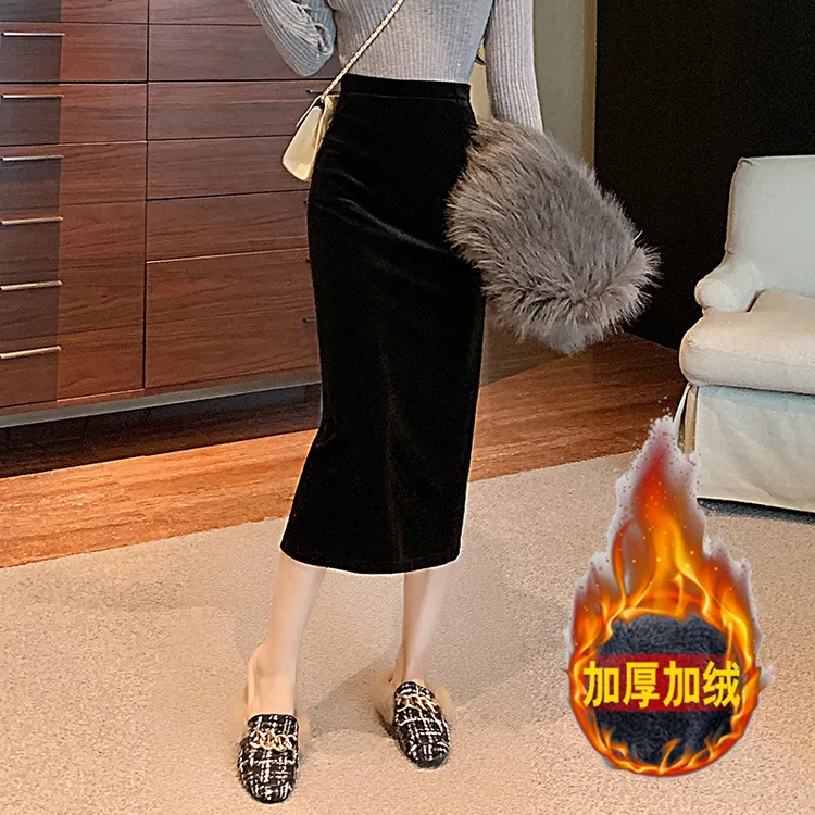 加绒加厚金丝绒半身裙女春秋高腰包臀裙2025新款黑色开叉一步裙子
