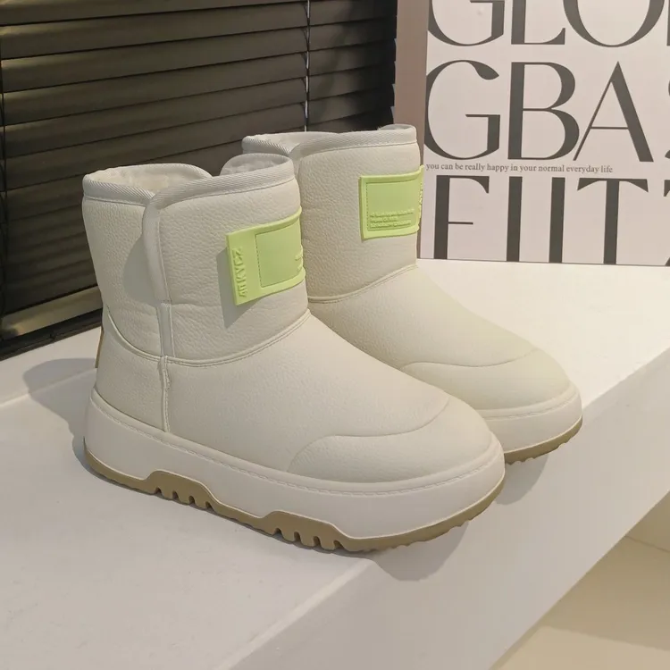 真皮面包防滑雪地靴子女2024冬季厚底加绒加厚保暖短筒东北大棉鞋