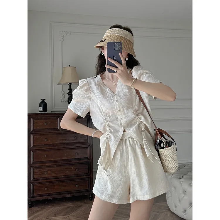 2024年港风夏季新品两件套气质显瘦薄款休闲衬衫女高腰短简约款式