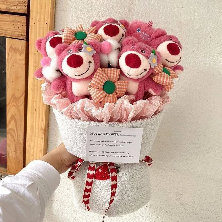 圣诞草莓熊玩偶花束送给女朋友儿童生日礼物女生闺蜜女孩子有意义