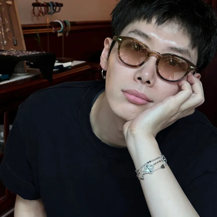 新款日系复古玳瑁框渐变茶色太阳眼镜男时尚百搭拍照神器防紫外线