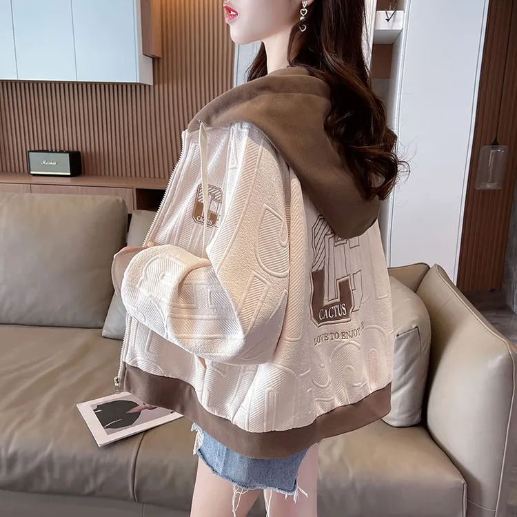 撞色休闲短款外套女春秋薄款2025新款连帽宽松百搭小个子早秋卫衣