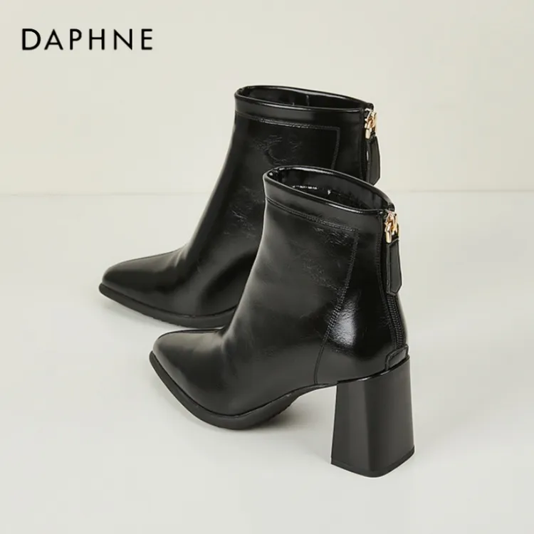 达芙妮法式漆皮高跟短靴女2025秋冬尖头加绒瘦瘦靴黑色时尚马丁靴