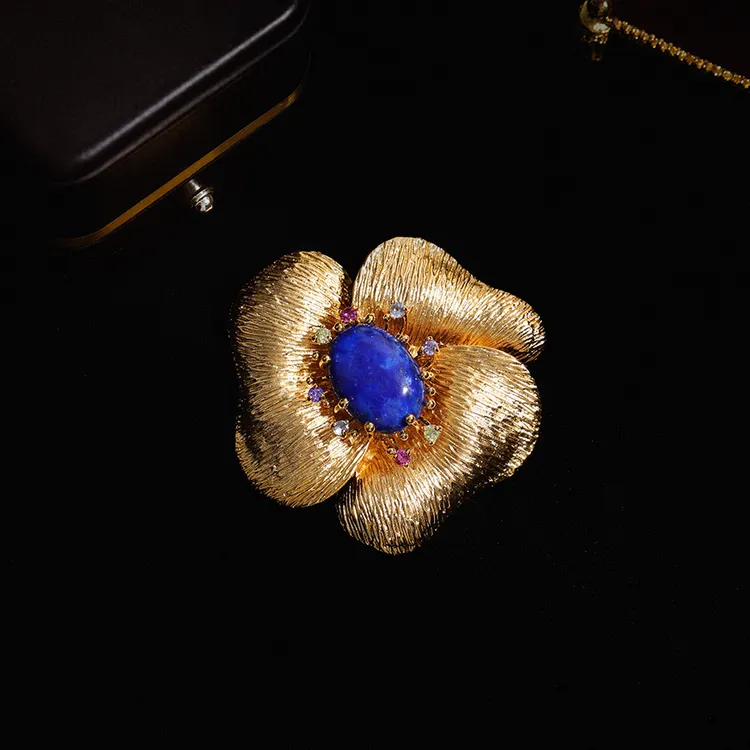 铜合金胸针 宫廷镶嵌复古气质富贵花朵金色胸针重工蓝色