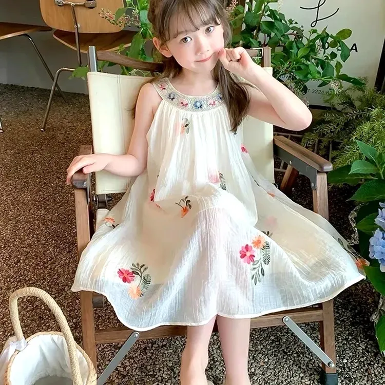 女童连衣裙夏季宝宝新款洋气儿童刺绣吊带裙女孩度假风沙滩公主裙