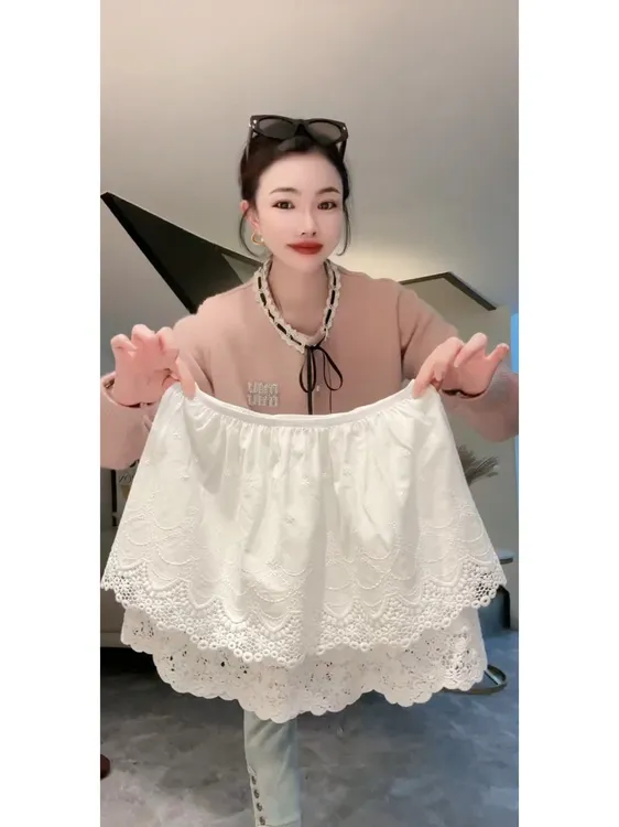 蕾丝屁帘女防走光鲨鱼裤外搭叠穿松紧腰中短款打底裙白色时尚百搭