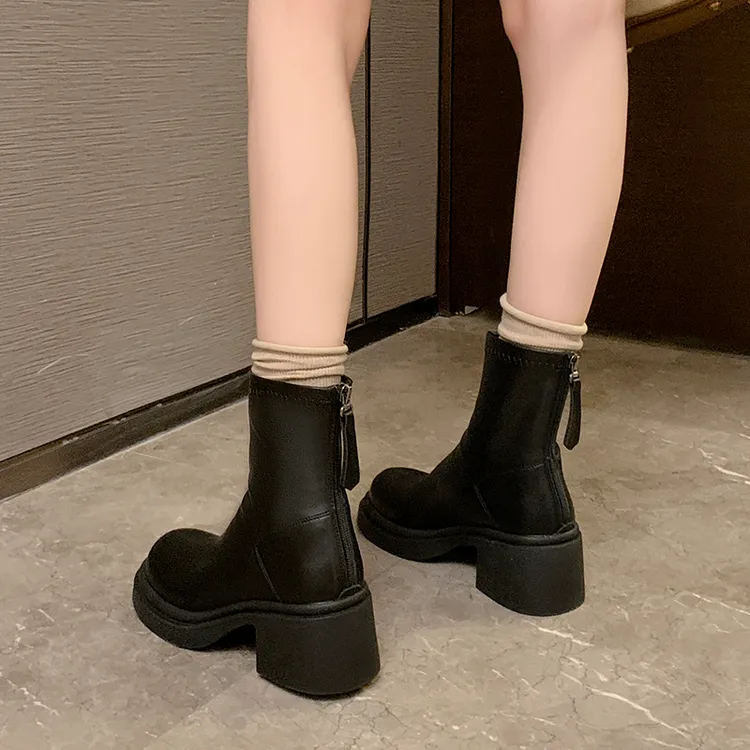 小码女鞋313233短靴2024新款34码高跟瘦瘦靴子马丁靴女小个子增高