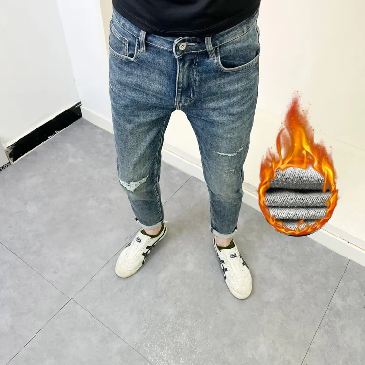8259冬季加绒蓝色假破洞修身小脚男牛仔裤时尚休闲百搭潮流冬款