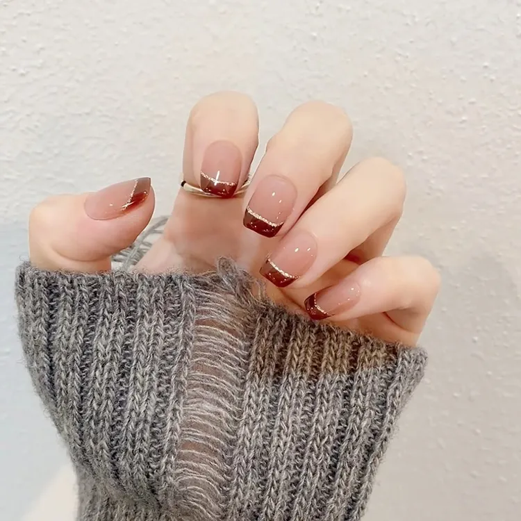 【玫瑰花园】秋冬显白高级感大方显气质法式手工穿戴甲成品短款美甲