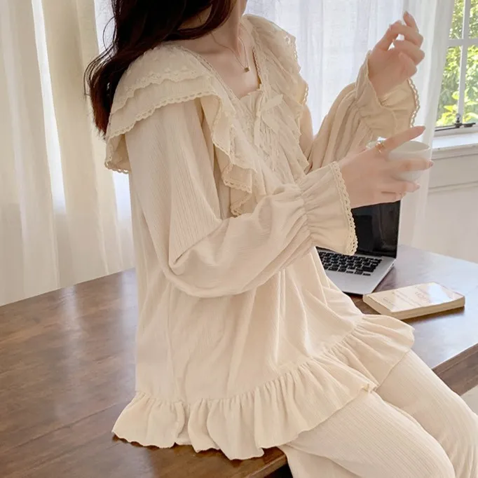 睡衣女秋冬2025新款薄绒坑条绒甜美公主风宫廷家居服长袖长裤套装