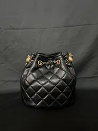 LQ-WITH-QUEEN真皮女包抽绳水桶黑色