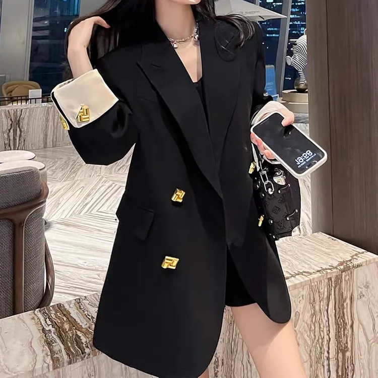 大码金属扣黑色西装外套女2025春胖mm宽松休闲设计感廓形西服上衣