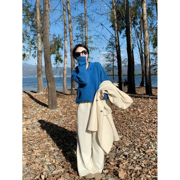 超显白连帽毛衣女宽松慵懒风针织衫套头搭配米白加绒裤两件套