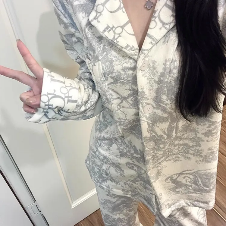 韩版翻领德绒睡衣秋冬款女加绒保暖高级感长袖长裤家居服大码套装