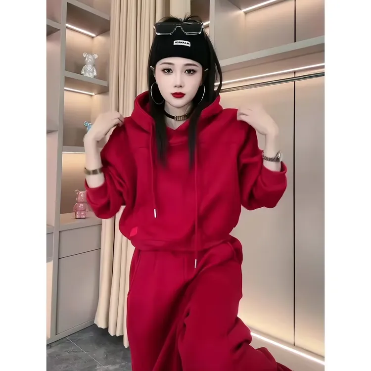 2024冬新款中国红加厚加绒本命年两件套女时尚连帽卫衣直筒裤套装