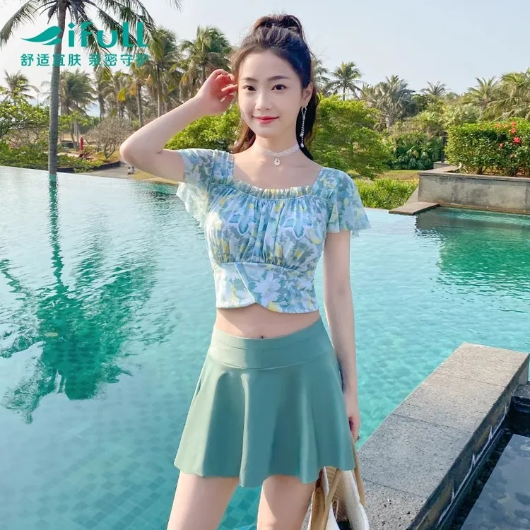 宜肤小个子泳衣女夏保守分体两件套2025新款显瘦时尚海边度假泳装