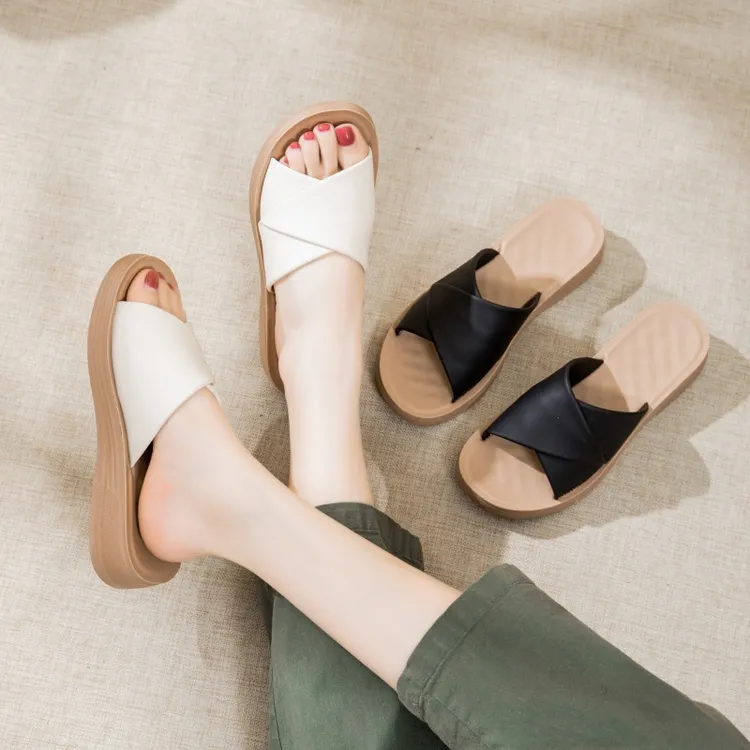 真皮妈妈凉拖鞋女软底防滑可外穿平底舒适中老年夏季2025新款时尚