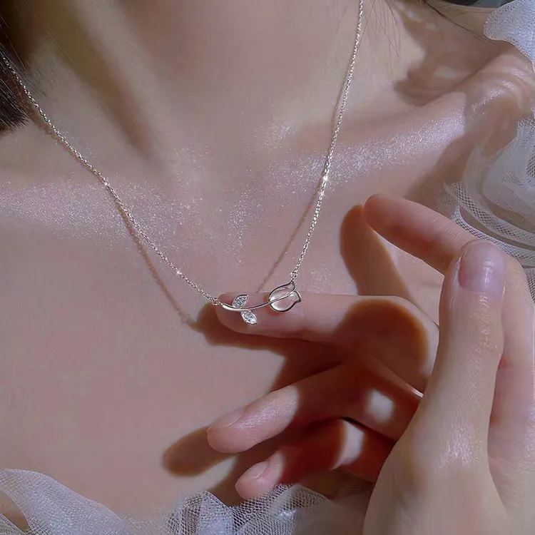 瑞诗乔 钛钢项链 时尚高级郁金香项链女法式轻奢设计感花朵锁骨链