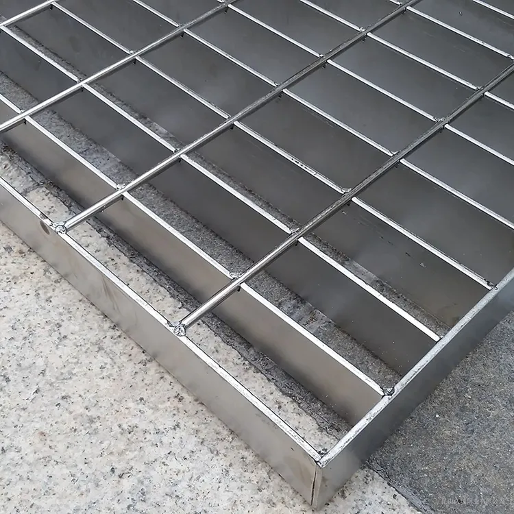 钢格板镀锌光伏平台踏步板不锈钢格栅板井盖排水沟下水道盖板平台