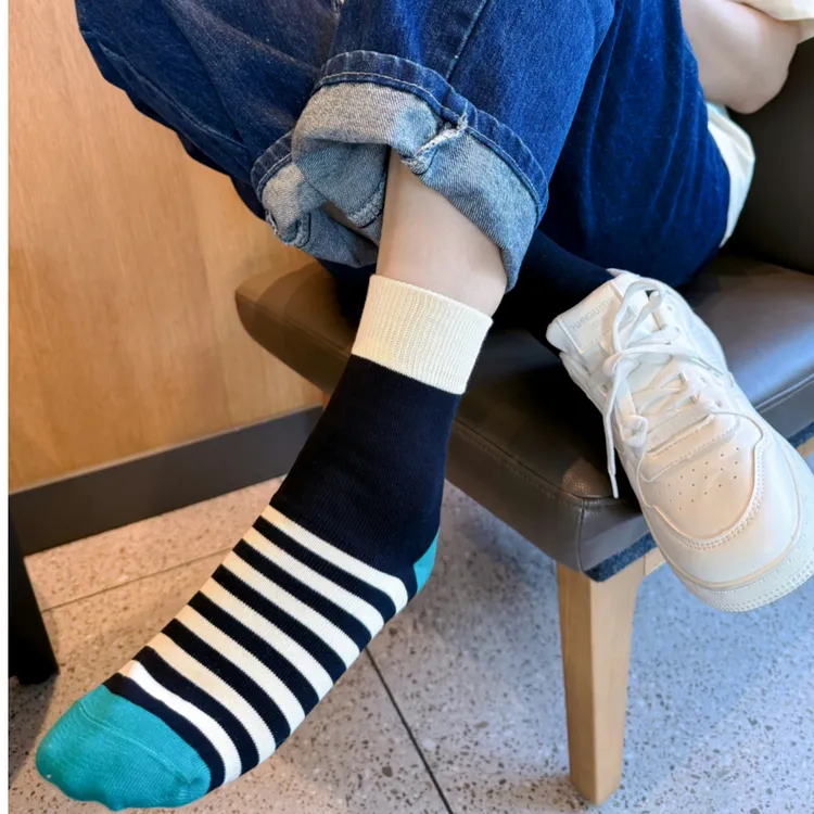 椒子撞色条纹袜子女秋冬款2025新款爆款中筒棉袜ins潮日系无骨袜