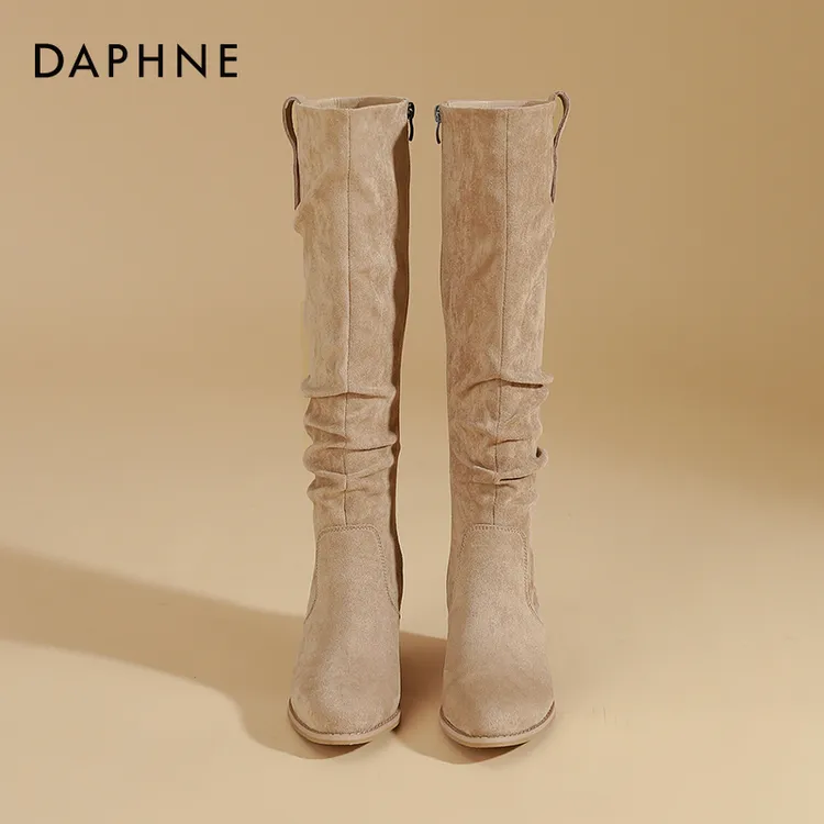 达芙妮绒面长筒靴女2025爆款秋冬厚底高跟堆堆靴复古不过膝骑士靴
