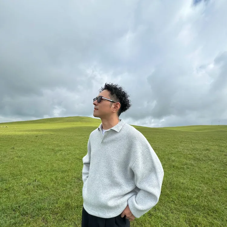 NPC潮牌胸前字母刺绣100%山羊绒翻领落肩羊绒衫男廓形NP48SW26