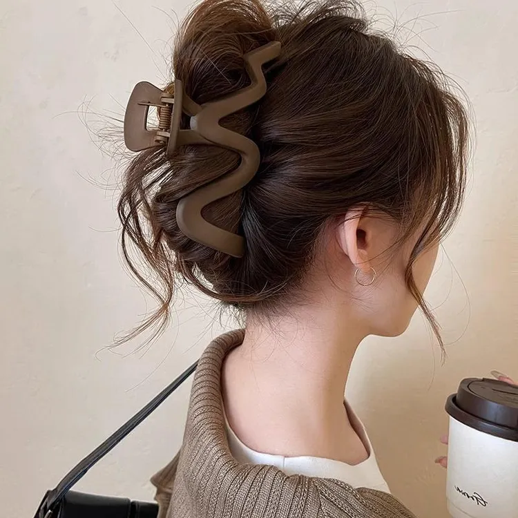 磨砂波浪头发抓夹女大号2024新款高级感气质鲨鱼夹后脑勺发夹发饰
