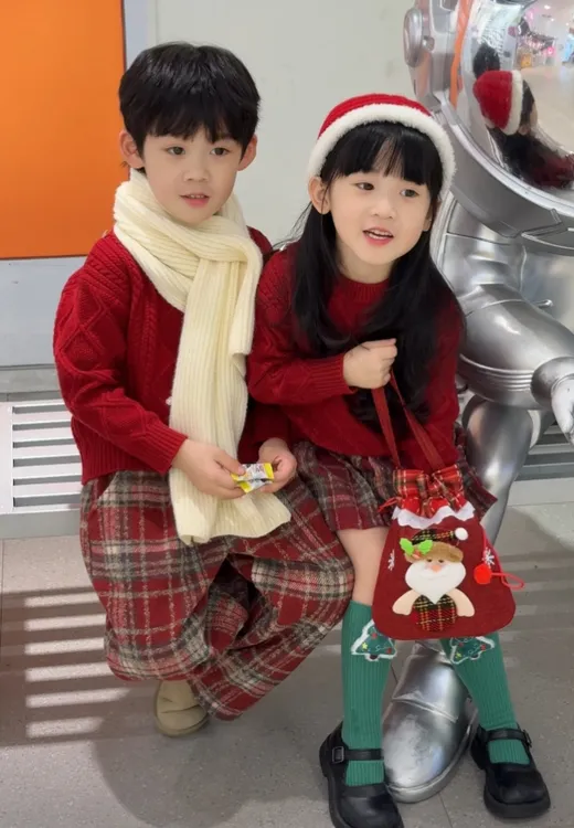 儿童圣诞新年衣服秋冬款男女童红色毛衣+红格阔腿裤套装裙两件套