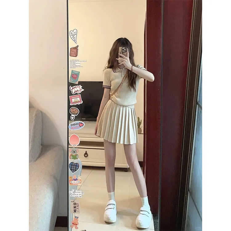 2025夏日小个子甜妹穿搭修身显瘦撞色上衣法式高腰小众百褶半身裙