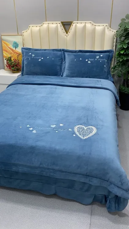 冬季新款加厚简约纯色绣花加绒四件套牛奶绒被套防静电双面绒被套