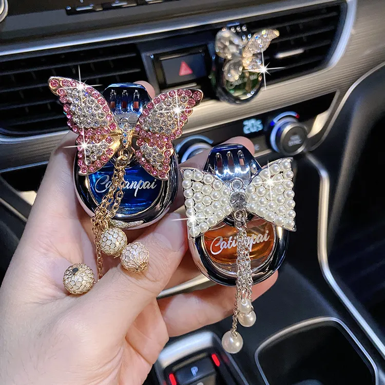 车载香薰2025新款汽车香水出风口高级香氛持久车内除臭异味淡香女