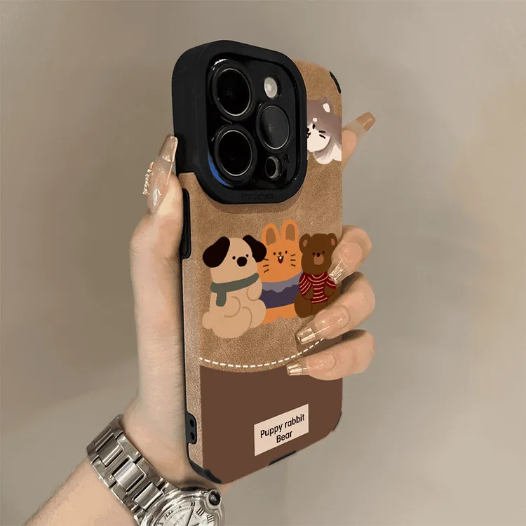 BANCA复古秋冬三只熊适用苹果16pro手机壳iPhone15翻毛皮14高级13