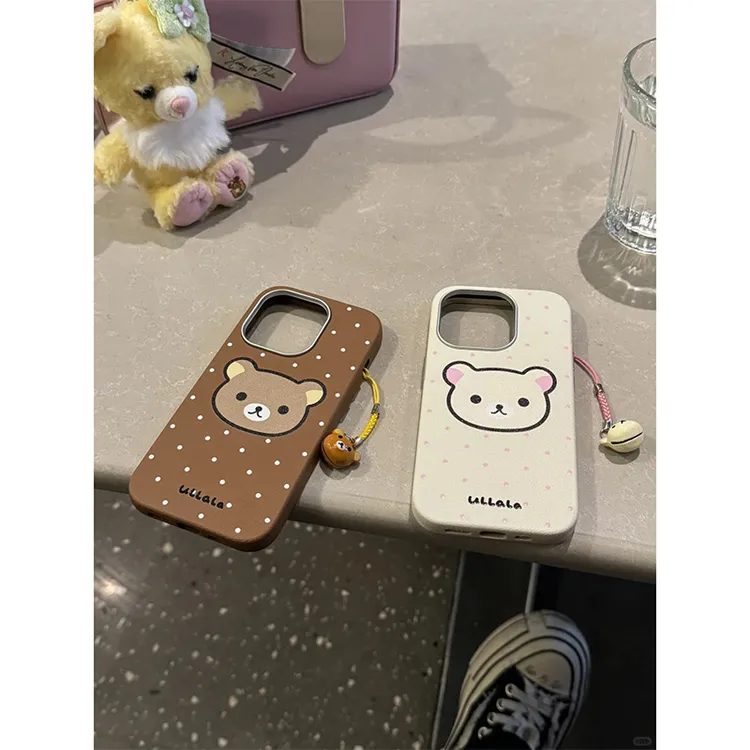 BANCA可爱波点轻松熊铃铛适用苹果16手机壳iphone15/14皮纹13软12