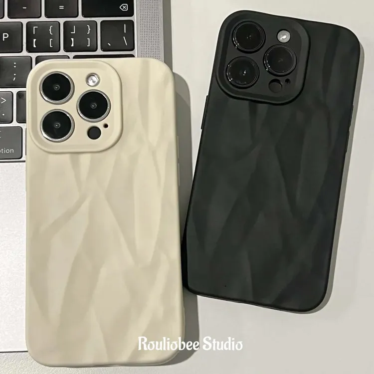 BANCA高级黑褶皱iPhone15Promax手机壳苹果13/14小众百搭12全包11
