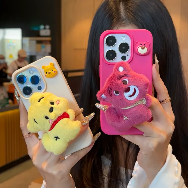 BANCA秋冬毛绒草莓熊适用iphone16荔枝纹苹果15/14手机壳13/12/11