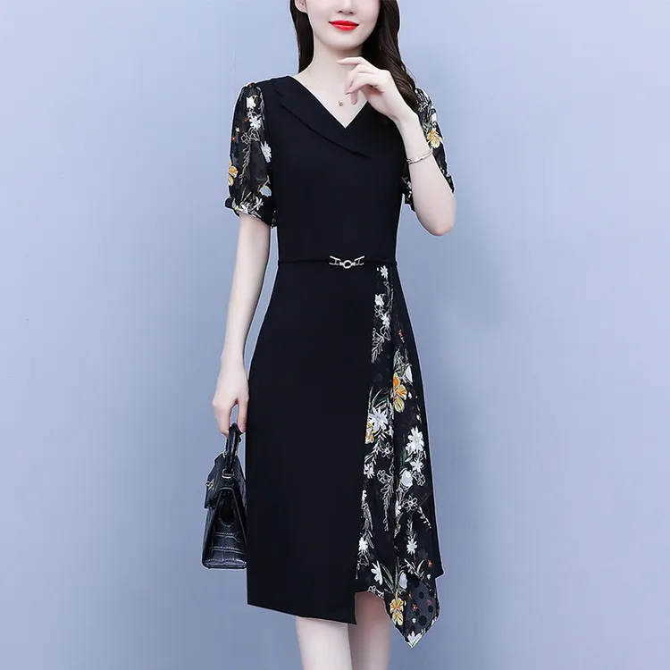 夏季连衣裙2025年新款气质v领洋气裙子大码女装高端时尚短袖A字裙