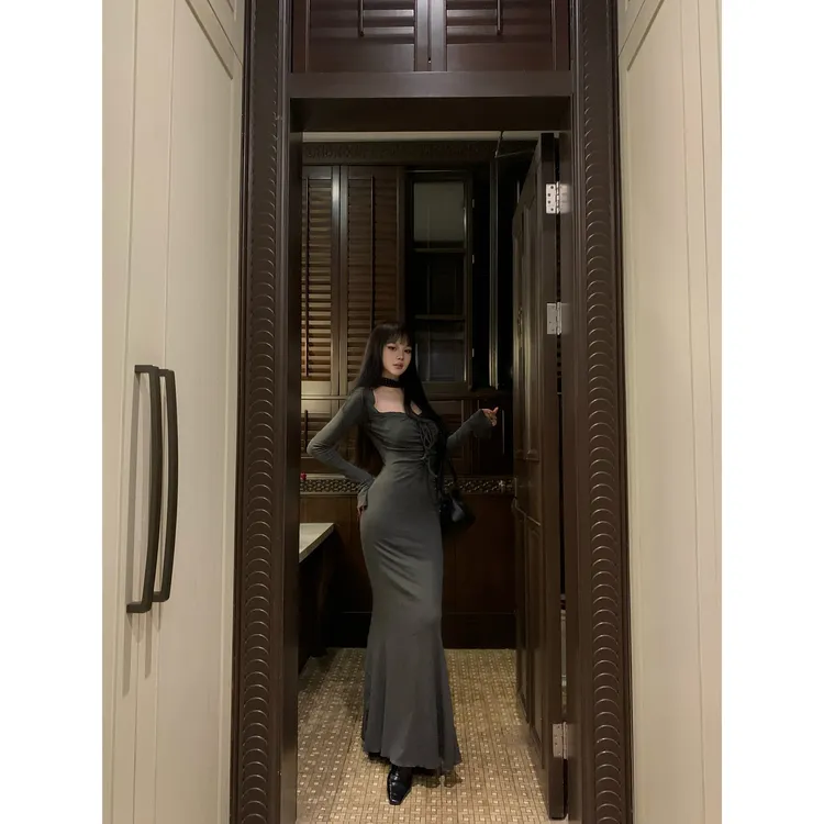 姐系辣妹修身收腰纯欲小妈风包臀鱼尾长裙秋冬内搭连衣裙
