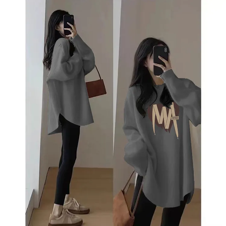 中长款遮屁股打底衫女秋冬微胖mm显瘦遮肚藏肉T恤配鲨鱼裤的上衣