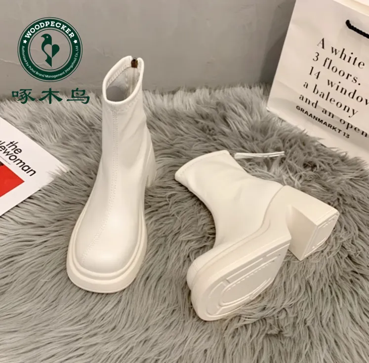 啄木鸟英伦风厚底7CM白色短靴女2025新款粗跟瘦瘦靴小个子马丁靴