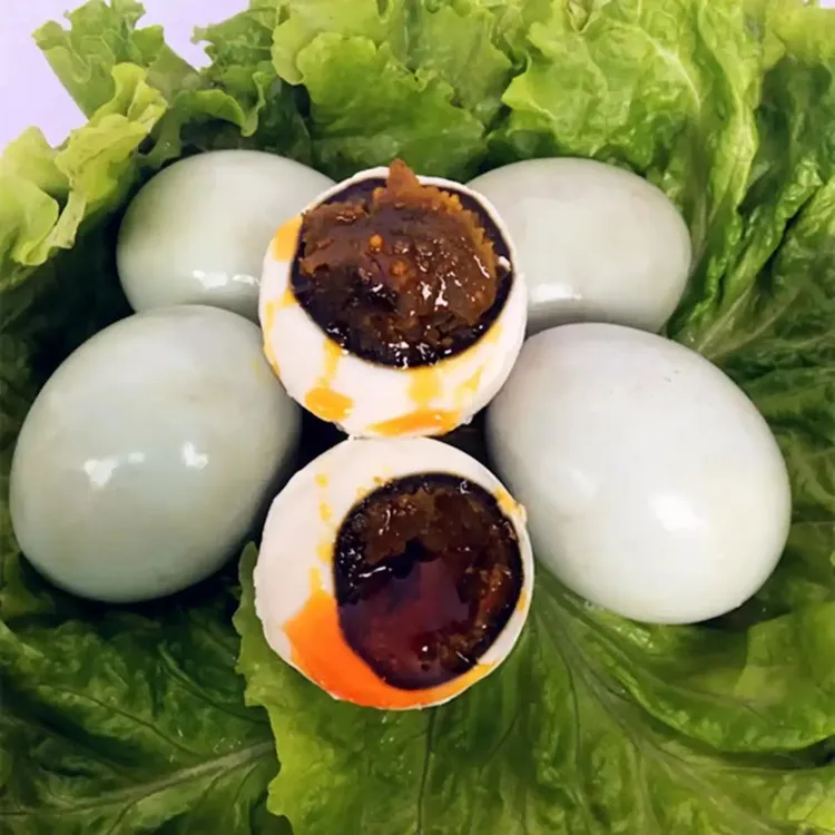 臭鸭蛋臭咸鸭蛋闻着臭吃着香正宗东北特色
