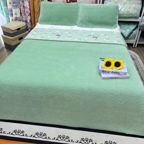 2.0x2.2米四季款双面双用加厚三层绗缝可机洗防滑柔软床盖