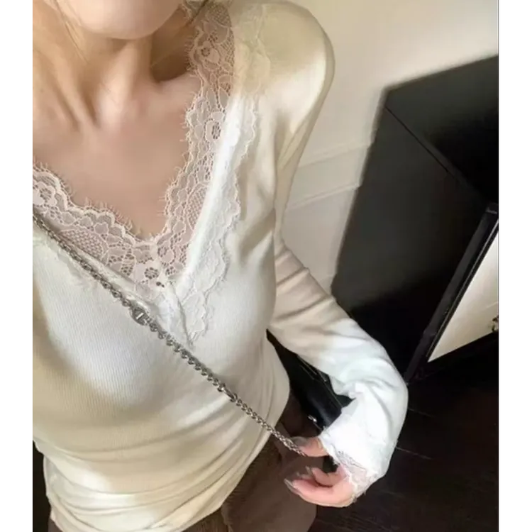纯欲感蕾丝拼接领长袖打底衫女秋冬温柔风内搭弹力V领针织衫708
