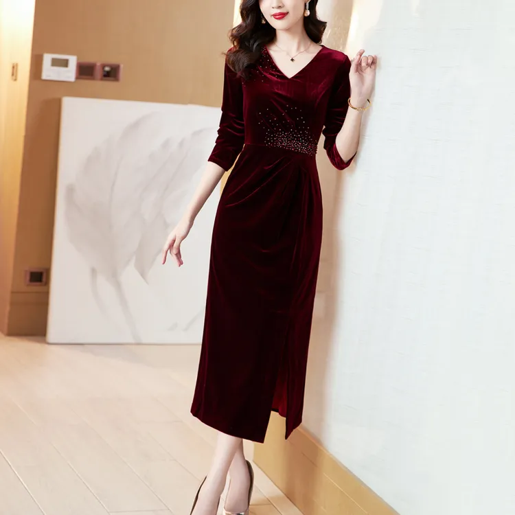 [深圳南油]酒红色丝绒连衣裙秋冬新款女装气质婚宴妈妈礼服中长款
