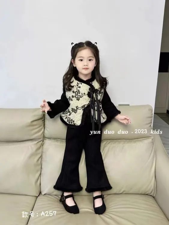 女童春秋装套装2023新款轻复古新中式马甲中国风春秋款儿童三件套